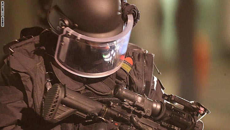 أحد الناجين من مذبحة باريس يكشف: المسلحون استدعوا الضحايا بالاسم قبل قتلهم.. وفصلوا الرجال عن النساء