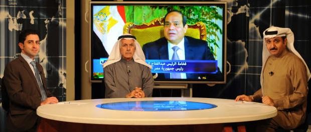 مدير التحرير الزميل محمد الحسيني والمحلل الاقتصادي عامر التميمي ومقدم البرنامج صالح الشمالي خلال حلقة قراءات استراتيجية 	هاني الشمري﻿
