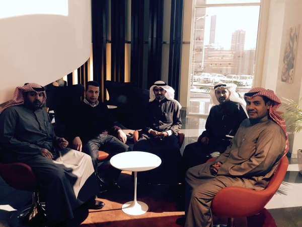 د محفوظ عبدالستار مع مجموعة من طلبة الدكتوراه﻿
