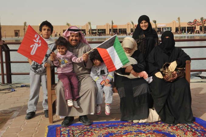 احدى الاسر حرصت على حضور افتتاح المهرجان﻿