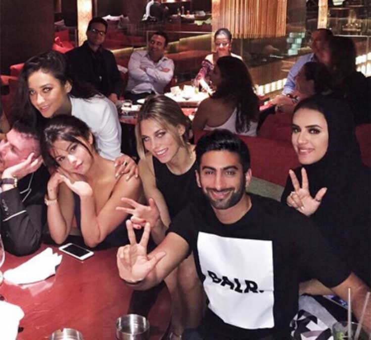 بالصور.. الوسيم العربي "حارث بكداش" والذي استضاف سيلينا غوميز في دبي.. هل يستحق قلبها ؟
