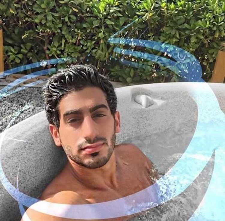 بالصور.. الوسيم العربي "حارث بكداش" والذي استضاف سيلينا غوميز في دبي.. هل يستحق قلبها ؟