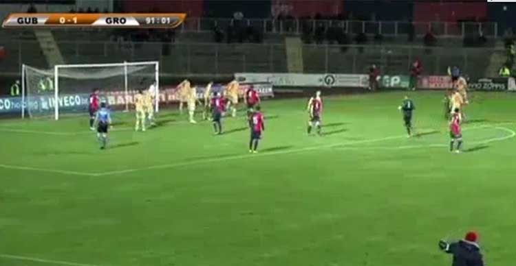 بالفيديو.. حارس إيطالي مغمور يسجل هدف التعادل في الوقت القاتل!