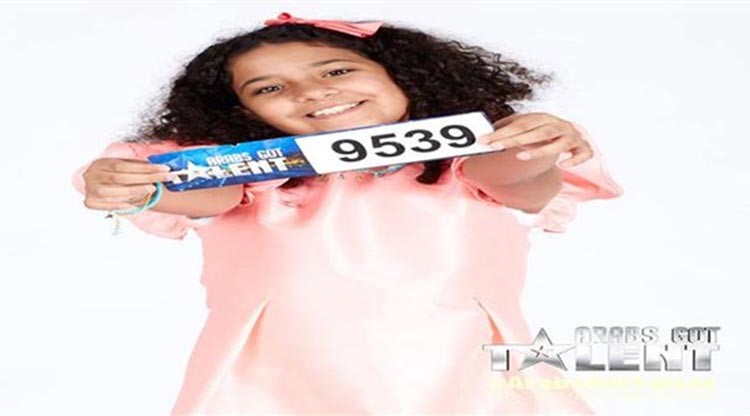 بالفيديو.. الطفلة الكويتية شهد العميري تلفت الانظار بغنائها لأمها في "أرابز جوت تالنت" وتنال تأييد اللجنة 