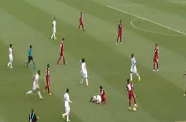 بالفيديو.. مشادة بين بعض لاعبي منتخبي قطر والإمارات في كأس آسيا 