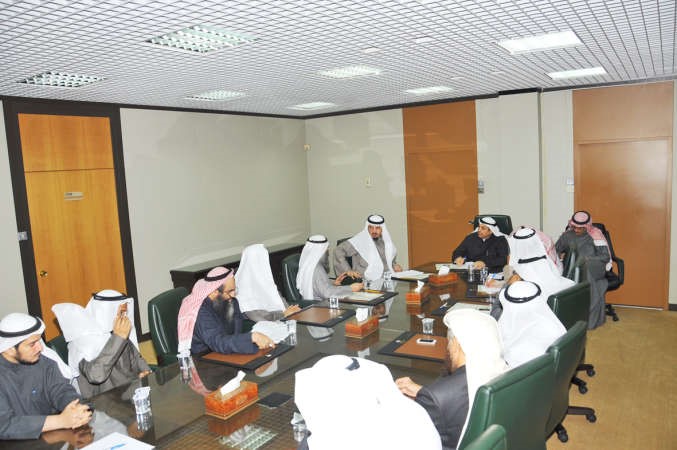 يعقوب الصانع خلال لقائه عددا من الائمة والخطباء المعينين بالاوقاف