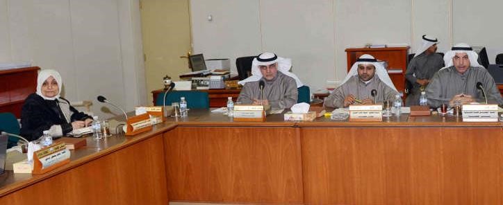 وزيرة التخطيط والتنمية هند الصبيح خلال اجتماع اللجنة المالية﻿