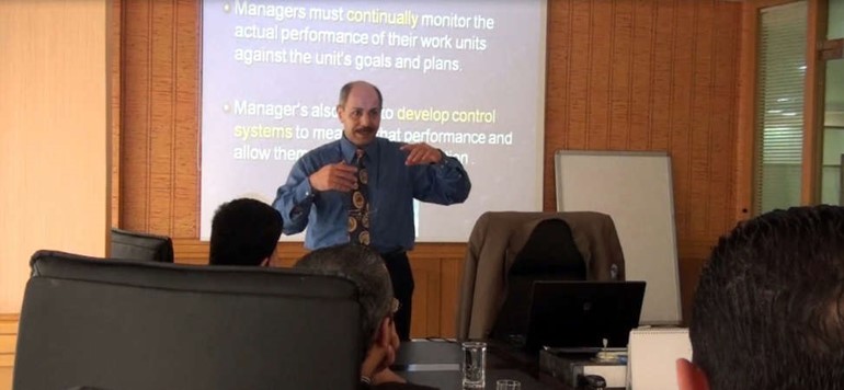 ضياء احمد في جانب من الدورة التدريبية