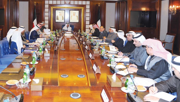 سمو رئيس مجلس الوزراء الشيخ جابر المبارك مترئسا الاجتماع الاول للجنة العليا للمخطط الهيكلي والمشروعات الانشائية الكبرى