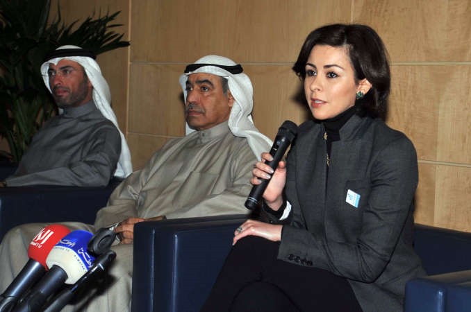 الشيخة الزين الصباح متحدثة خلال المؤتمر الصحافي
