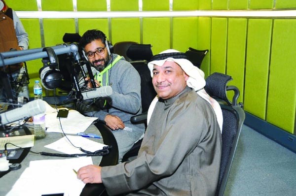 الضيف علي الزيد مع مايك بالاستوديو