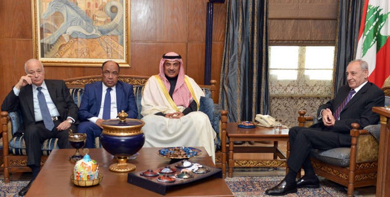 رئيس البرلمان نبيه بري مستقبلا الوفد الوزاري العربي برئاسة وزير الخارجية الشيخ صباح الخالد والامين العام للجامعة العربية نبيل العربيمحمود الطويل
