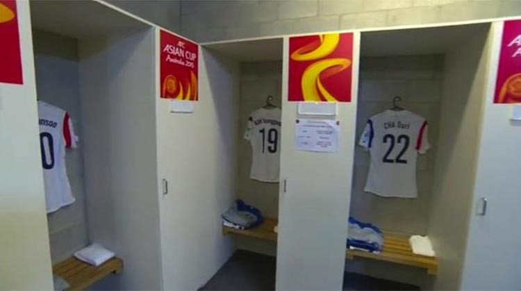 صورة من داخل غرفة ملابس منتخب كوريا الجنوبية