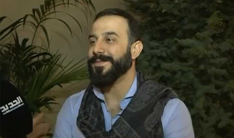 بالفيديو.. قصي خولي يقطع مقابلة تلفزيونية بعد بكائه على الهواء