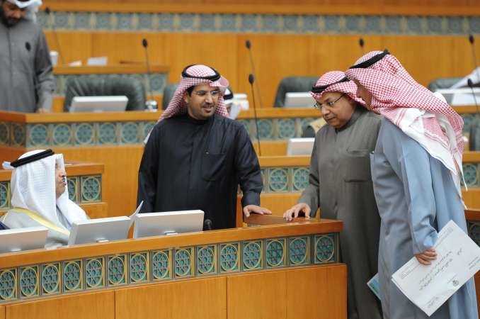 سمو رئيس الوزراء والشيخ خالد الجراح وسيف العازمي وعيسى الكندري
﻿