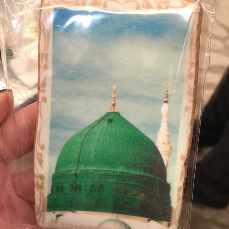 بالصور.. أنابيلا هلال تحتفل بالمولد النبوي.. والجمهور يتساءل عن ديانتها