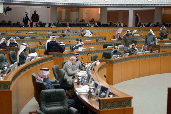 النواب والوزراء خلال الجلسة
