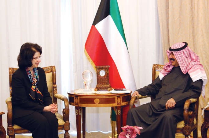 وكيل وزارة الخارجية خالد الجارالله مستقبلا نائب مساعد وزير الخارجية لشؤون الشرق الادنى في الولايات المتحدة سوزان زيادة