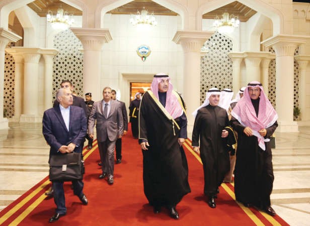 الشيخ صباح الخالد مغادرا الى القاهرة لترؤس وفد الكويت في اجتماع مجلس الجامعة العربية على المستوى الوزاري﻿