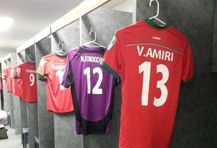 صورة من داخل غرفة تبديل ملابس منتخب ايران