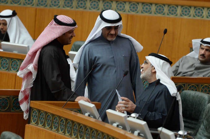 عدنان عبدالصمد ودخليل عبدالله وفيصل الكندري