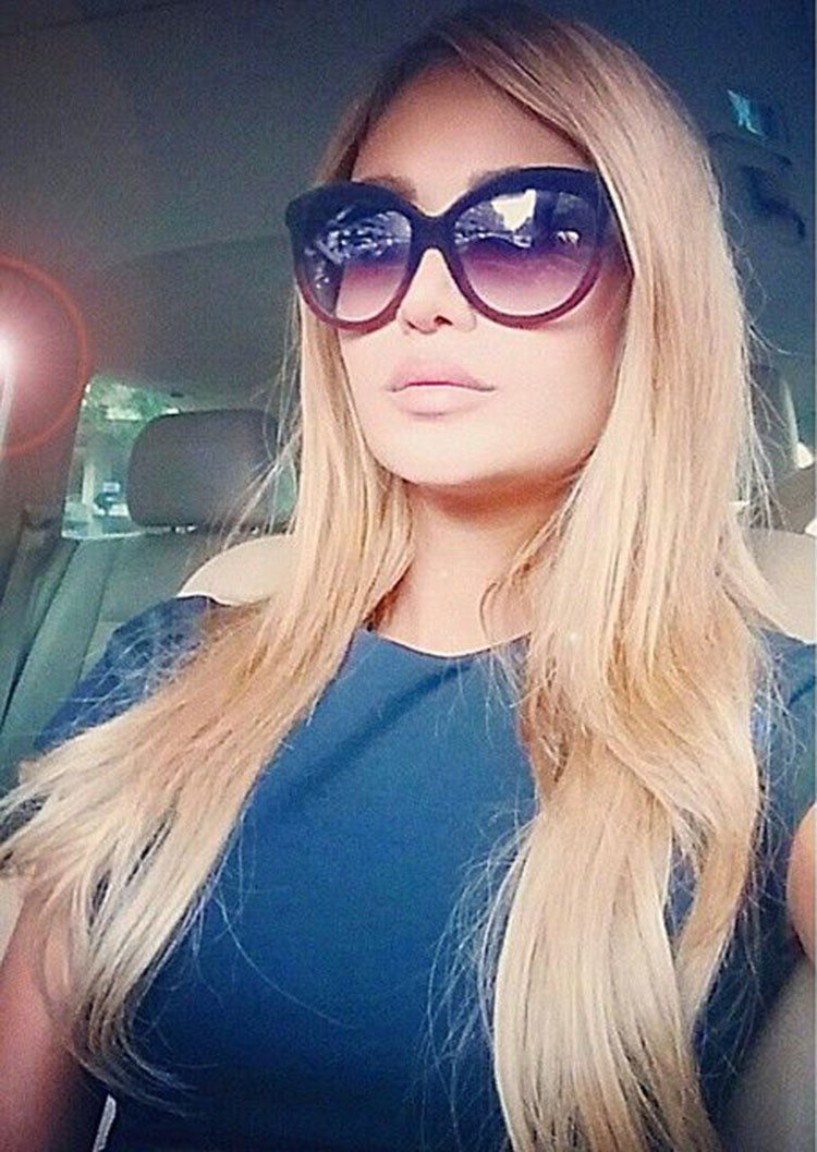 بالصور.. داليدا زوجة رامي عياش تشعل "إنستجرام" بأناقتها وشعرها الأشقر