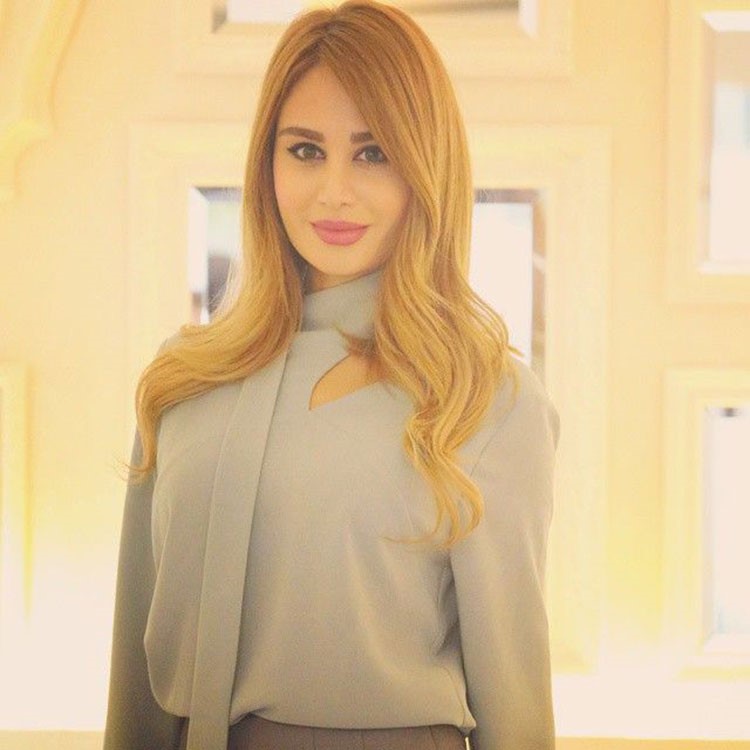 بالصور.. داليدا زوجة رامي عياش تشعل "إنستجرام" بأناقتها وشعرها الأشقر