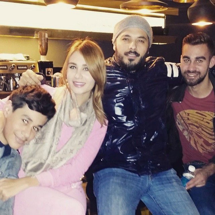 بالصور.. داليدا زوجة رامي عياش تشعل "إنستجرام" بأناقتها وشعرها الأشقر