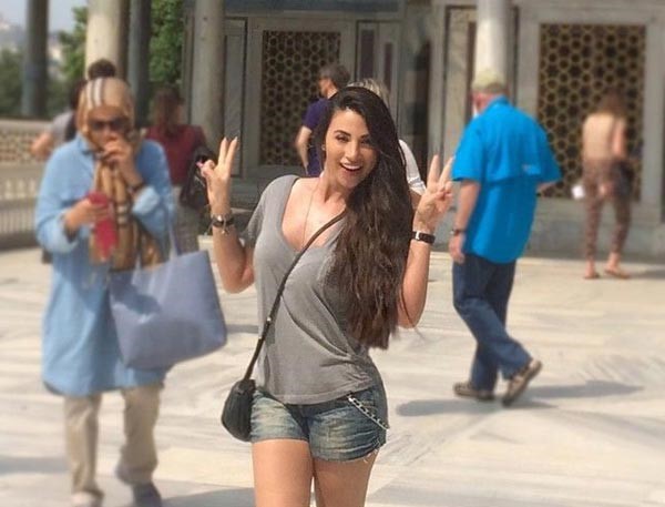 صورة: شقيقة ميريام فارس التي تبعدها عن الأضواء بالشورت: أشتاق للصيف