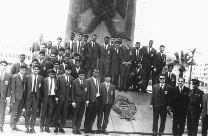 مجموعة من الرياضيين الكويتيين في القاهرة عام 1965﻿