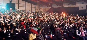 عبادي الجوهر روى «عطش» الجمهور الكويتي المـحب للطرب الأصيل.. وشيرين غنت بـ «مزاج عالي» وفايز السعيد«شعلل» الأجواء بـ «سيـلفي».. وفهد الكبيسي «غيران» منه!
