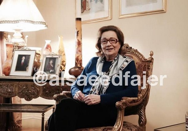 شاهد.. سوزان مبارك في أول صورة سيلفي مع  فجر السعيد 