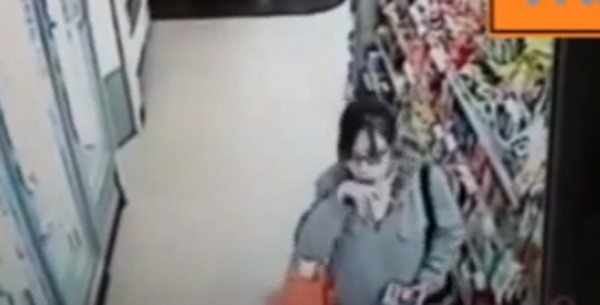 بالفيديو.. هل ستشتري الآيس كريم بعد مشاهدة هذا الفيديو؟