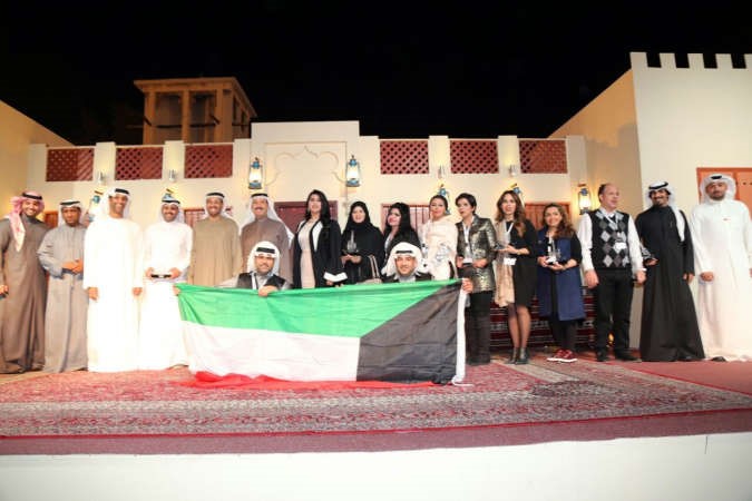 المكرمون مع ادارة المهرجان والحضور الرسمي 