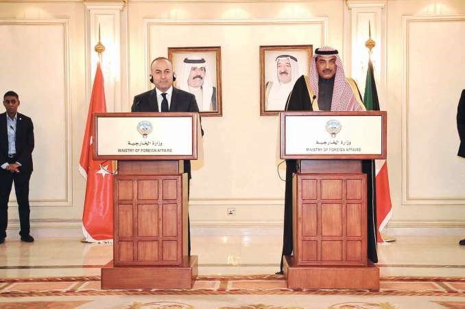 الشيخ صباح الخالد خلال المؤتمر الصحافي المشترك مع نظيره التركي 	اسامة ابوعطية﻿