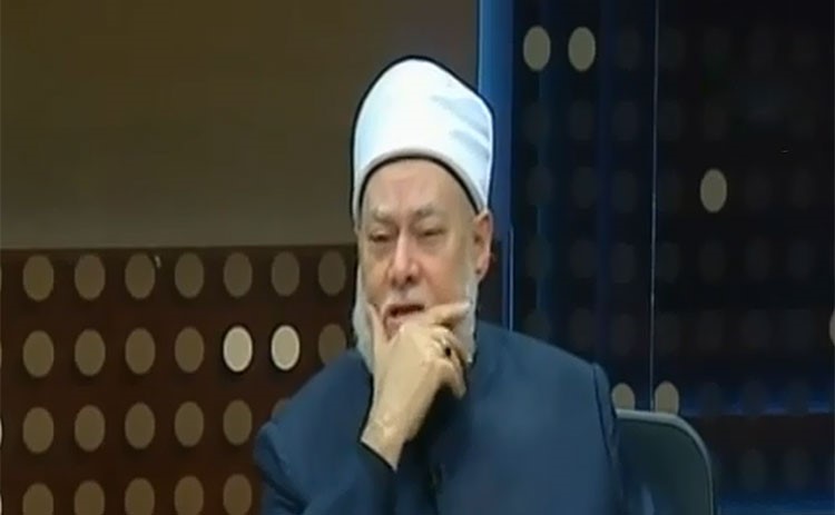 بالفيديو.. "علي جمعة" يرد على الساخرين وينشر الأدلة على نسب الملكة "إليزابيث" لآل البيت