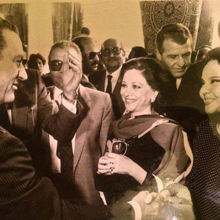 فاتن حمامة مع الرئيس الاسبق حسني مبارك