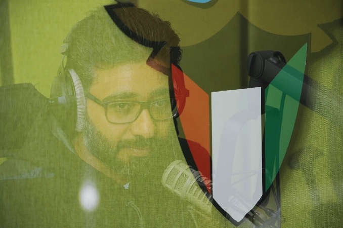 مايك في صورة جميلة