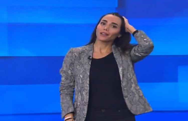 بالفيديو.. مذيعة لبنانية تنسى اسم زميلها على الهواء