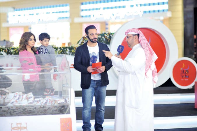 جانب من سحوبات جوائز المهرجان في جيت مول ﻿