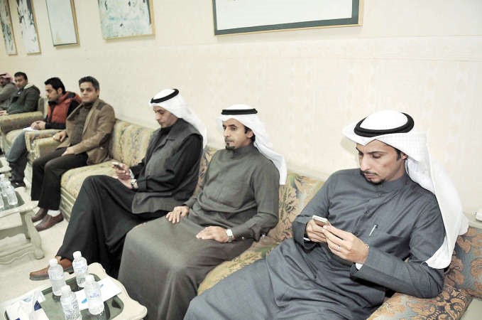 الزميل ذعار الرشيدي وعدد من الحضور﻿