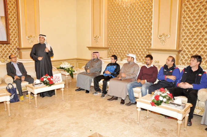 الشحومي يرحب بالوفد السويدي ولاعبي المنتخب في ديوانه ﻿