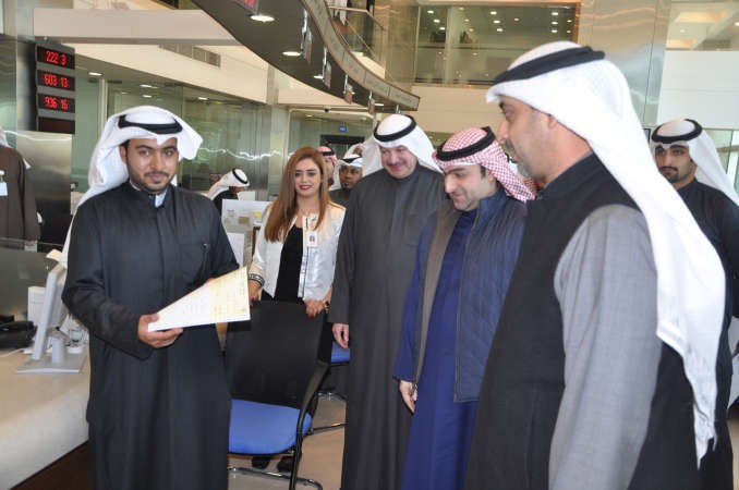 الشيخ محمد العبدالله وياسر ابل وعبداللطيف السريع يتفقدون الية الخدمة الجديدة﻿