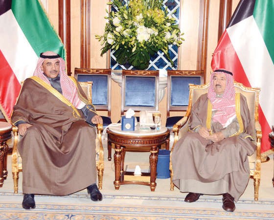 صاحب السمو الامير الشيخ صباح الاحمد مستقبلا الشيخ صباح الخالد﻿