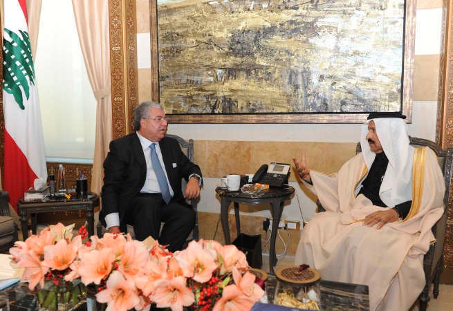 وزير الداخلية نهاد المشنوق مستقبلا السفير السعودي علي عواض عسيريمحمود الطويل﻿