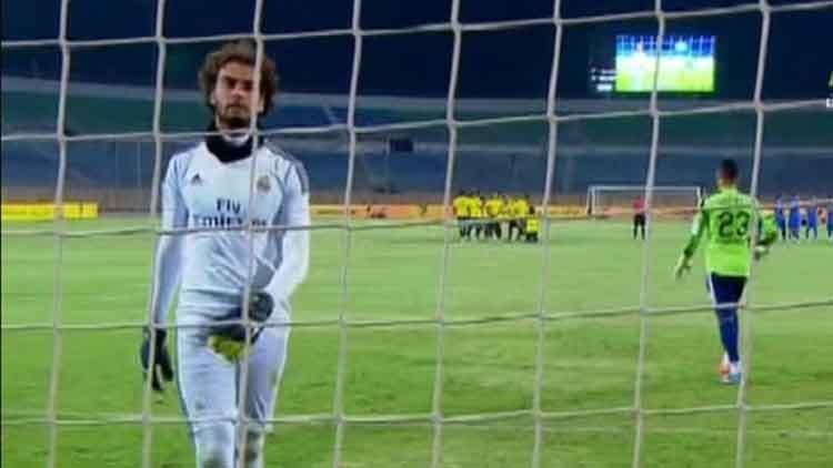 بالفيديو.. حارس مصري يرتدي قميص ريال مدريد في مباراة رسمية !