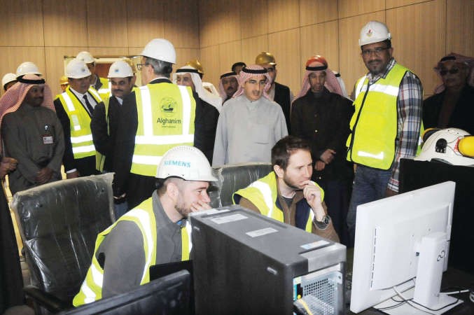  ويتابع الية سير العمل فيها﻿