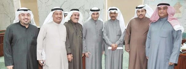 مشعل الجويسري واحمد البغيلي ومحمد المعجل وعبدالله الكندري واحمد الفضالة وعادل الميع وعلي الموسى