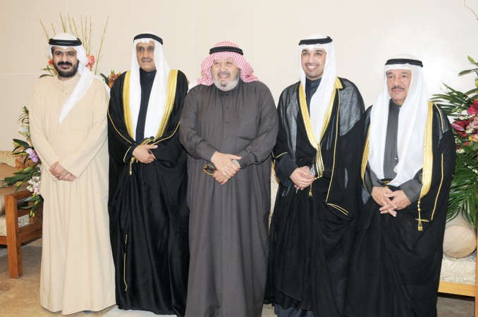 الزميل فيصل القناعي وفهد الدبوس يباركان﻿