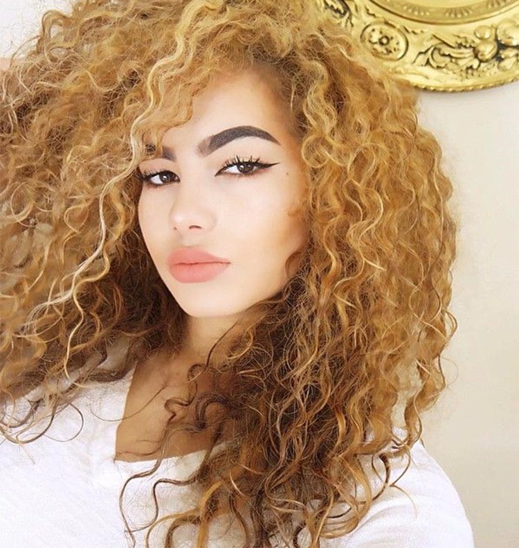 بالصور.. عندما يجتمع الجمال اللبناني مع الإيراني هذا ما يحدث